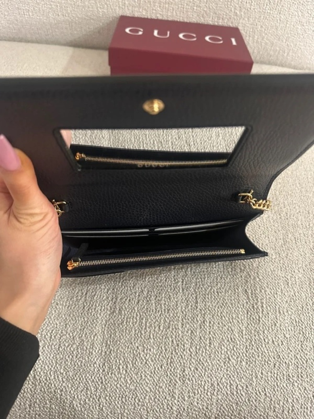 Gucci Beige GG Supreme Canvas and Black Leather Chain Wallet with Gold Hardware - Picture 7 of 9